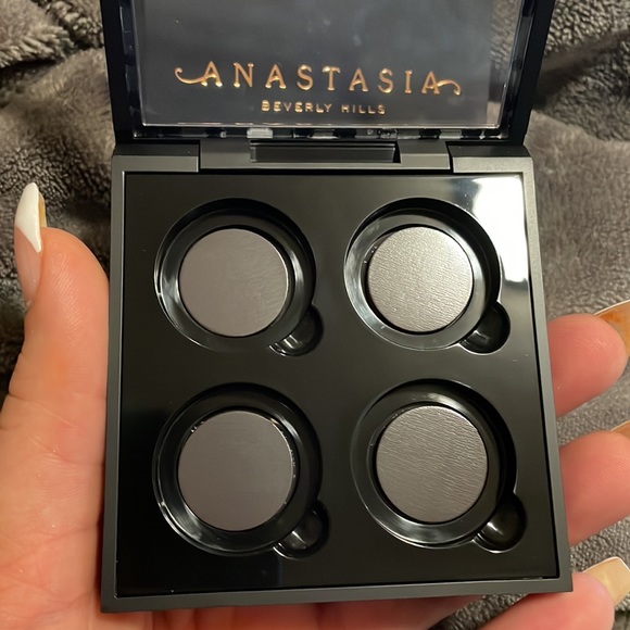 Anastasia Beverly Hills Empty Eyeshadow Palette - Picture 2 of 2